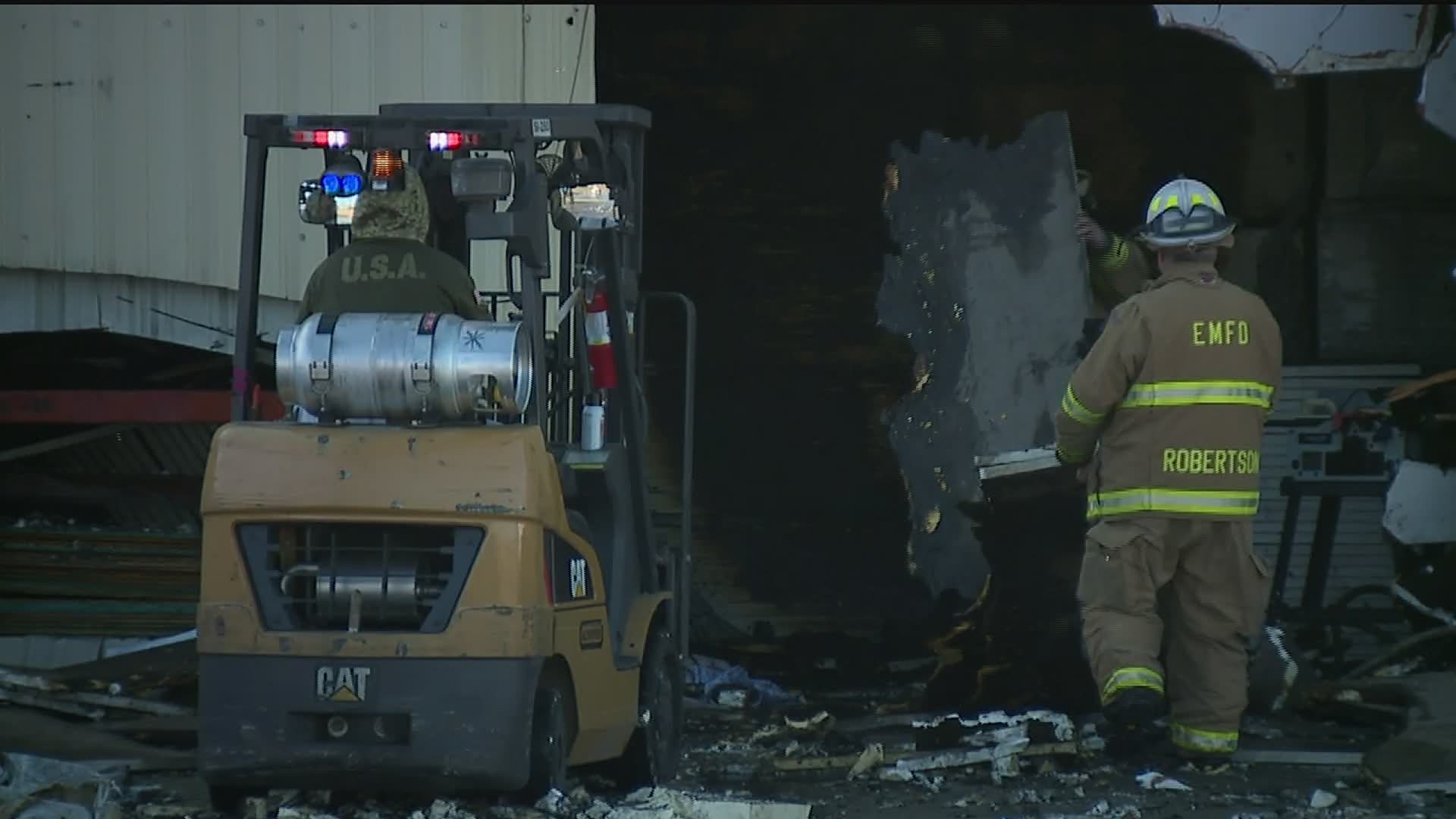 Fire breaks out inside East Moline roofing business
