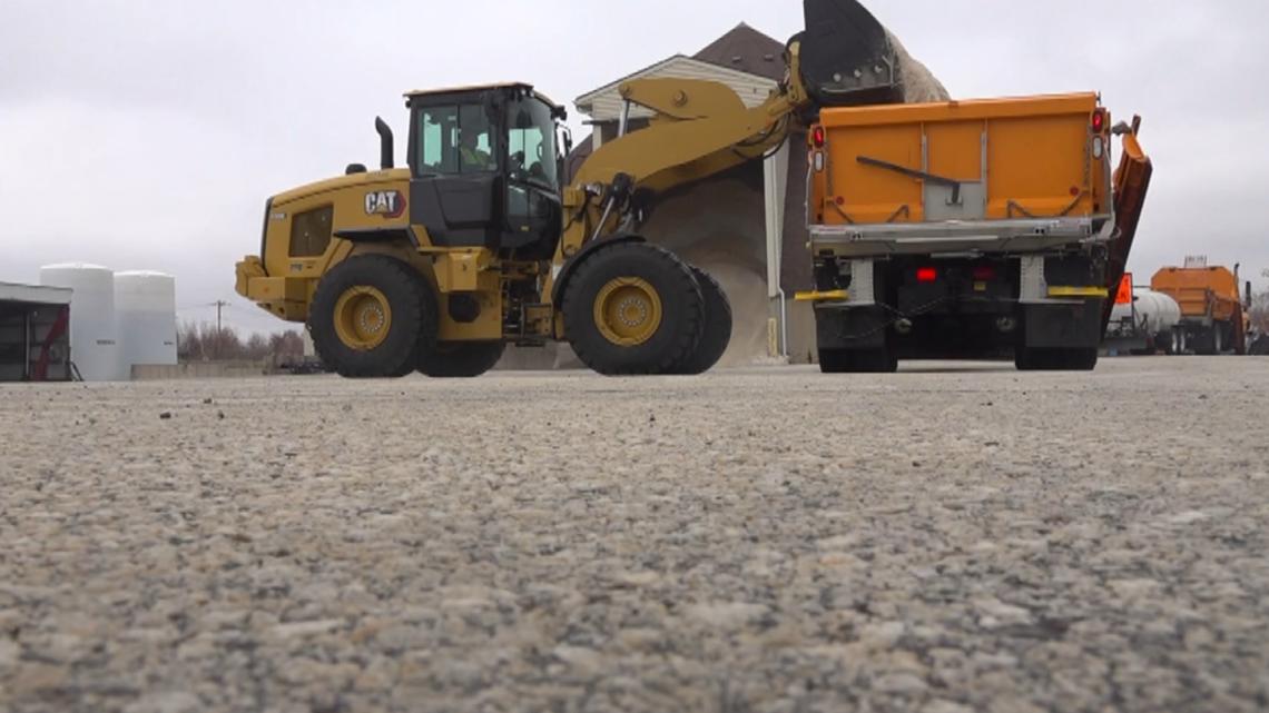 Illinois DOT prepares plows and warns drivers as winter approaches