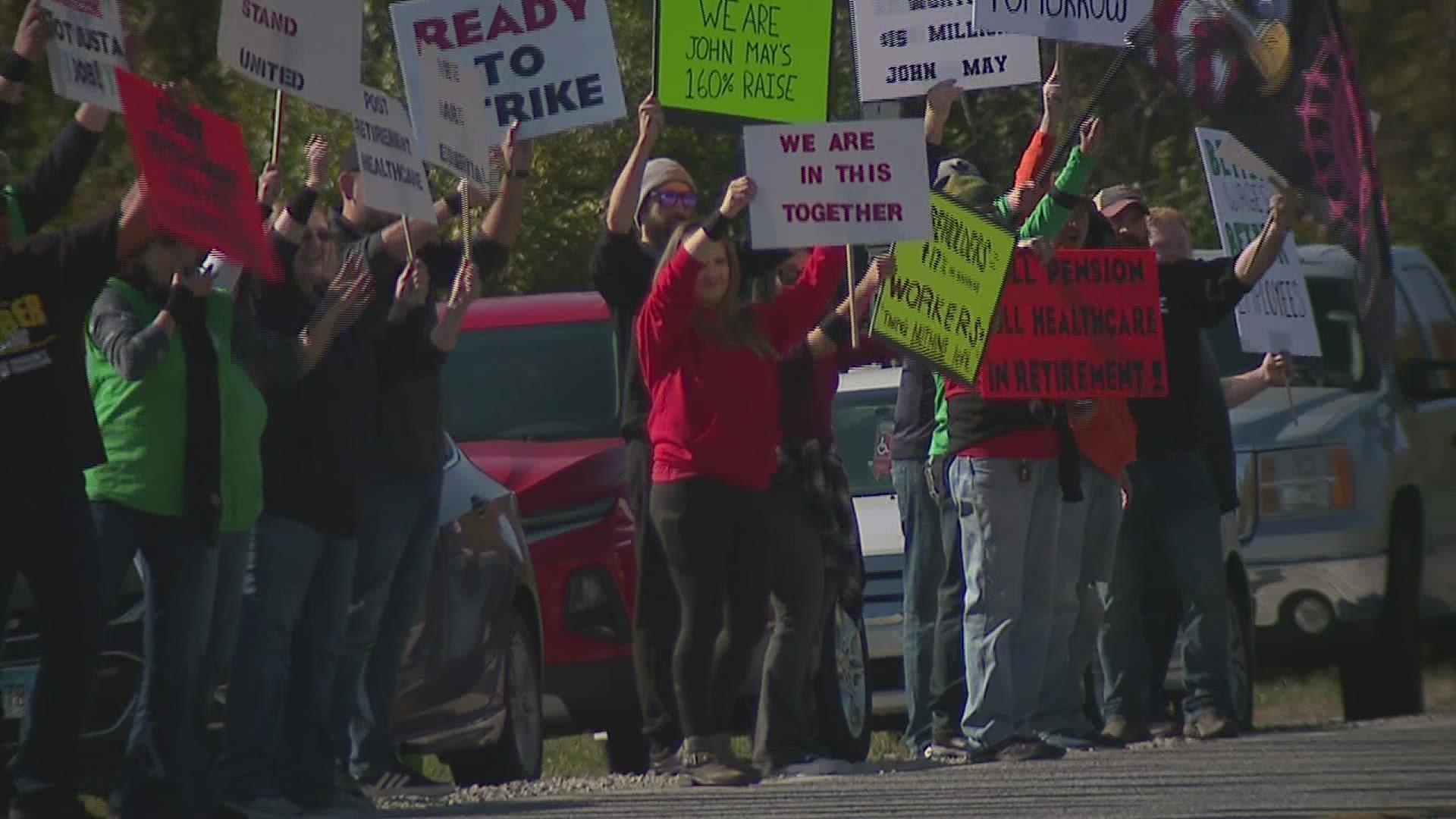 Employees from all 8 Iowa and Illinois Deere facilities attended. The organizer tells News 8 the event shows solidarity to both Deere and UAW leaders.