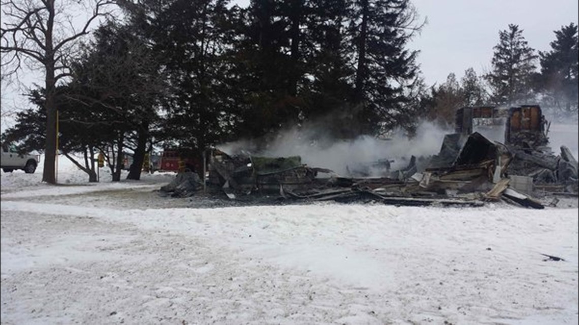 5 reported dead in northeast Iowa house fire