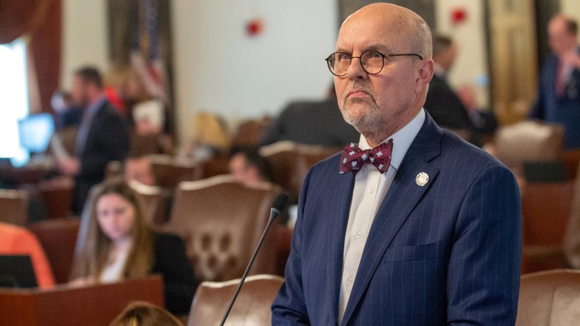Illinois senate bill would regulate battery storage and disposal wqad
