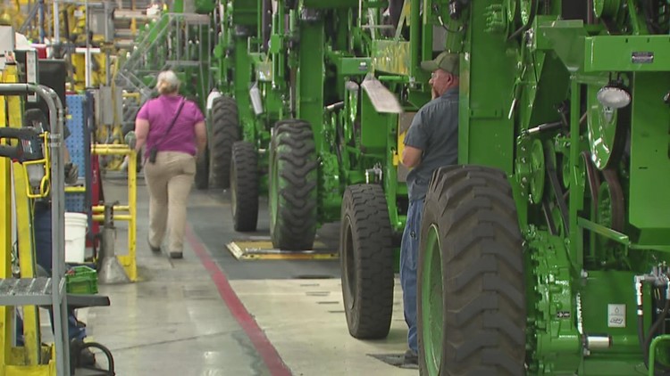 Deere reports net income of $2.25 billion for 4th quarter