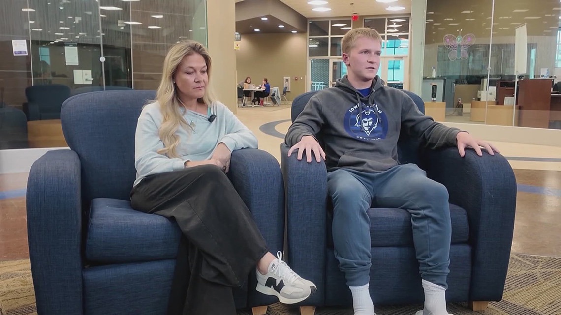 Iowa teen with autism breaks barriers