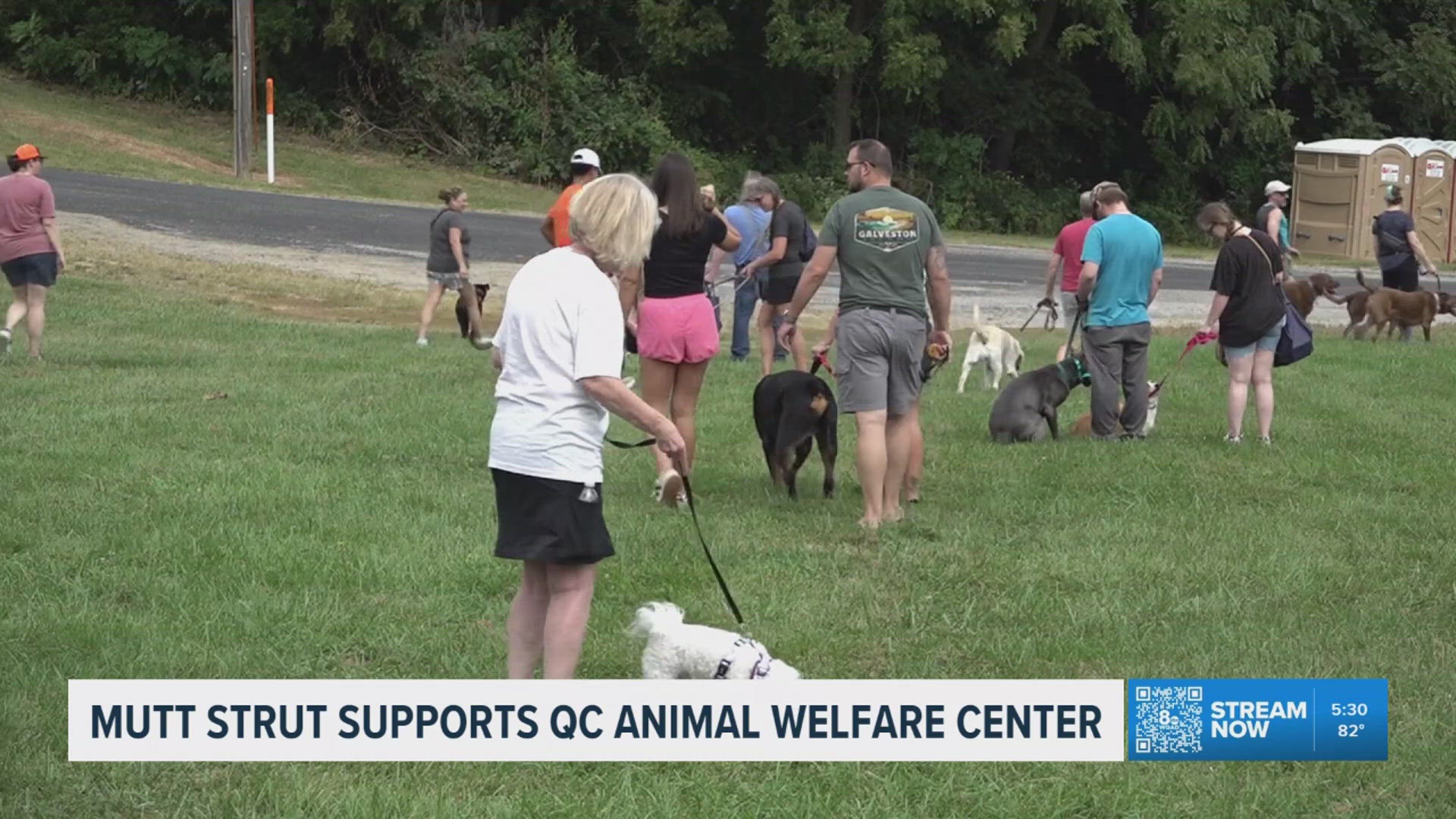 Quad City Animal Welfare Center holds Mutt Strut at Milan Harvest Festival