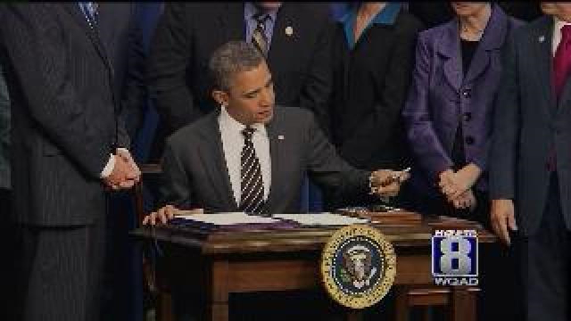 President signs STOCK act into law