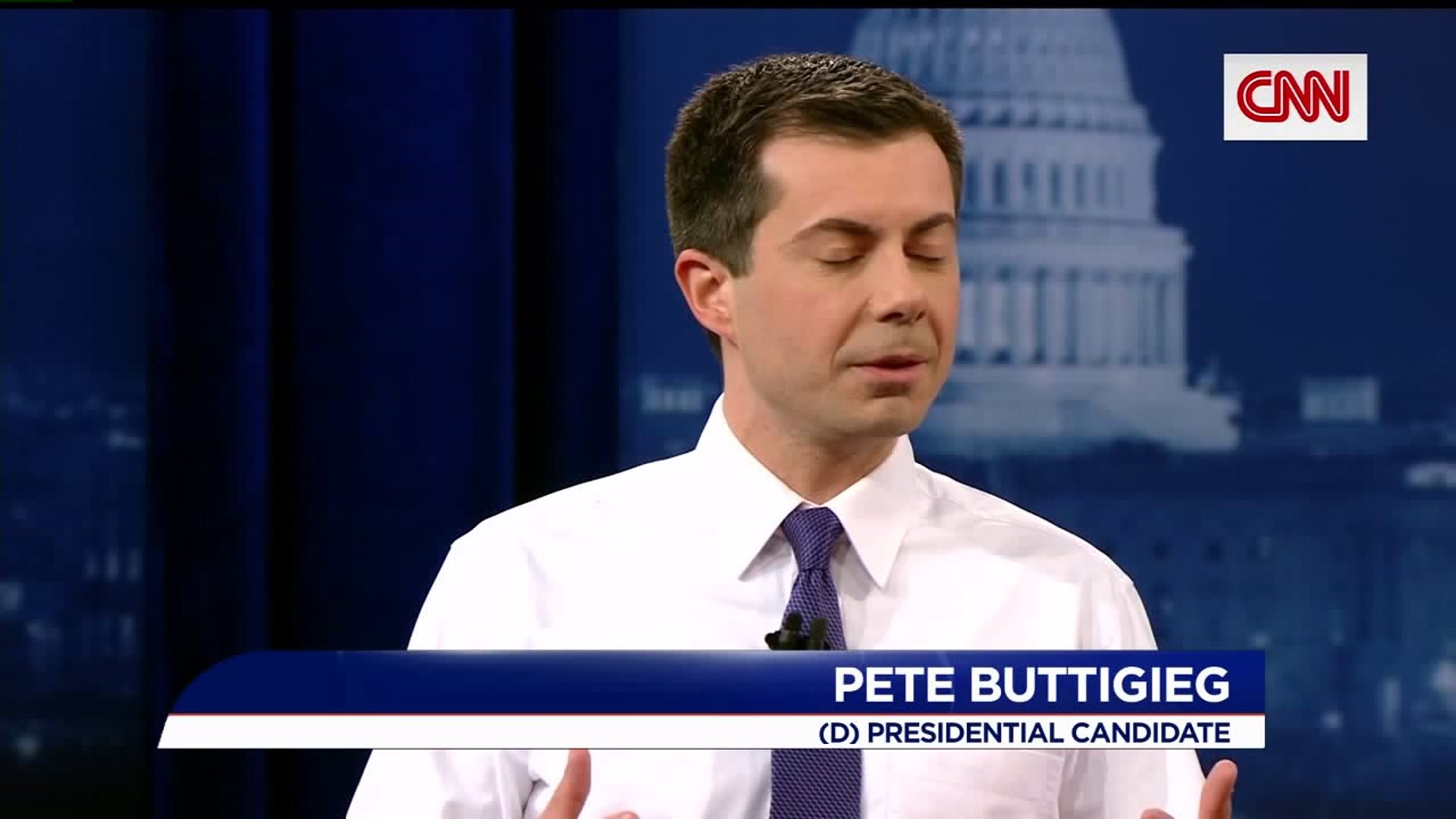 Pete Buttigieg narrowly beats Bernie Sanders in Iowa