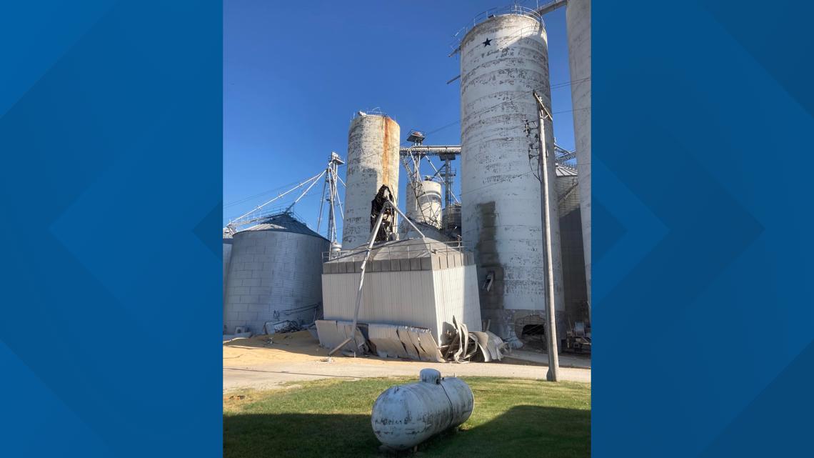 Grain silo collapses in Yarmouth, Iowa