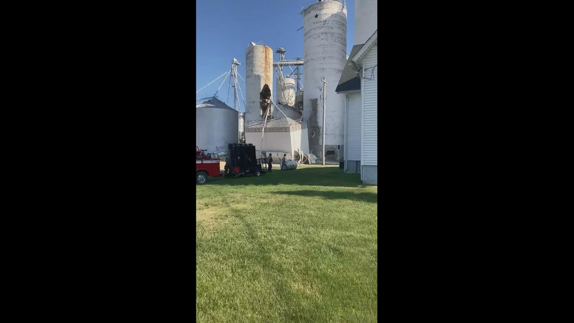 Grain bin collapses in Yarmouth, Iowa