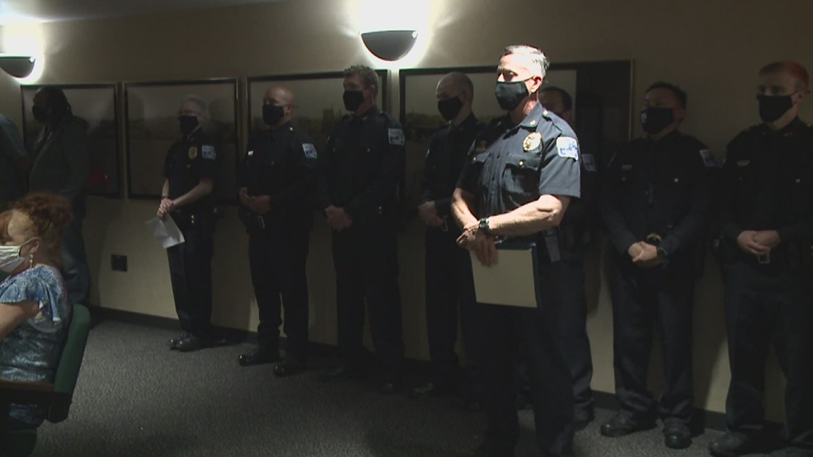 Davenport Police Department swears in 7 new officers | wqad.com