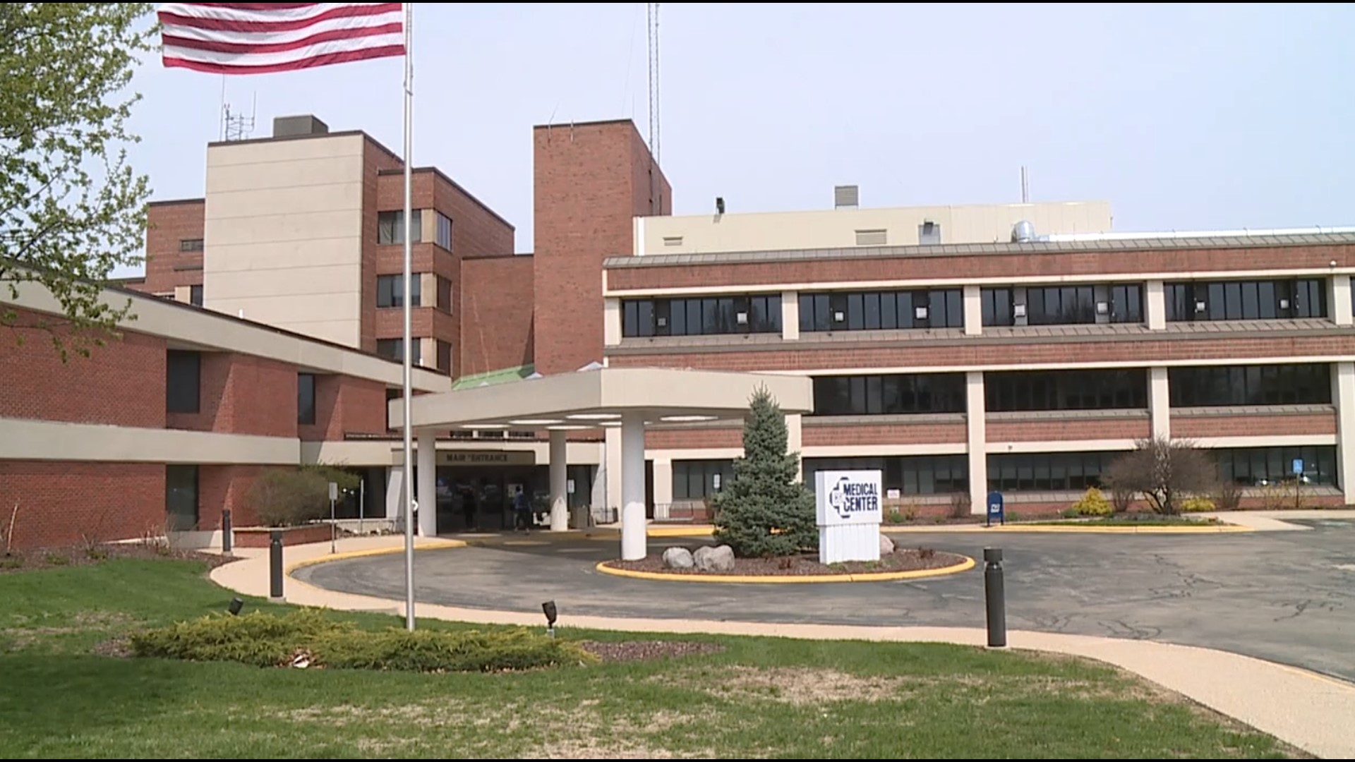 Nearly 900 CGH Medical Center health care workers voted to unionize in April 2021. Now, some union members blame hospital management for stalling negotiations.