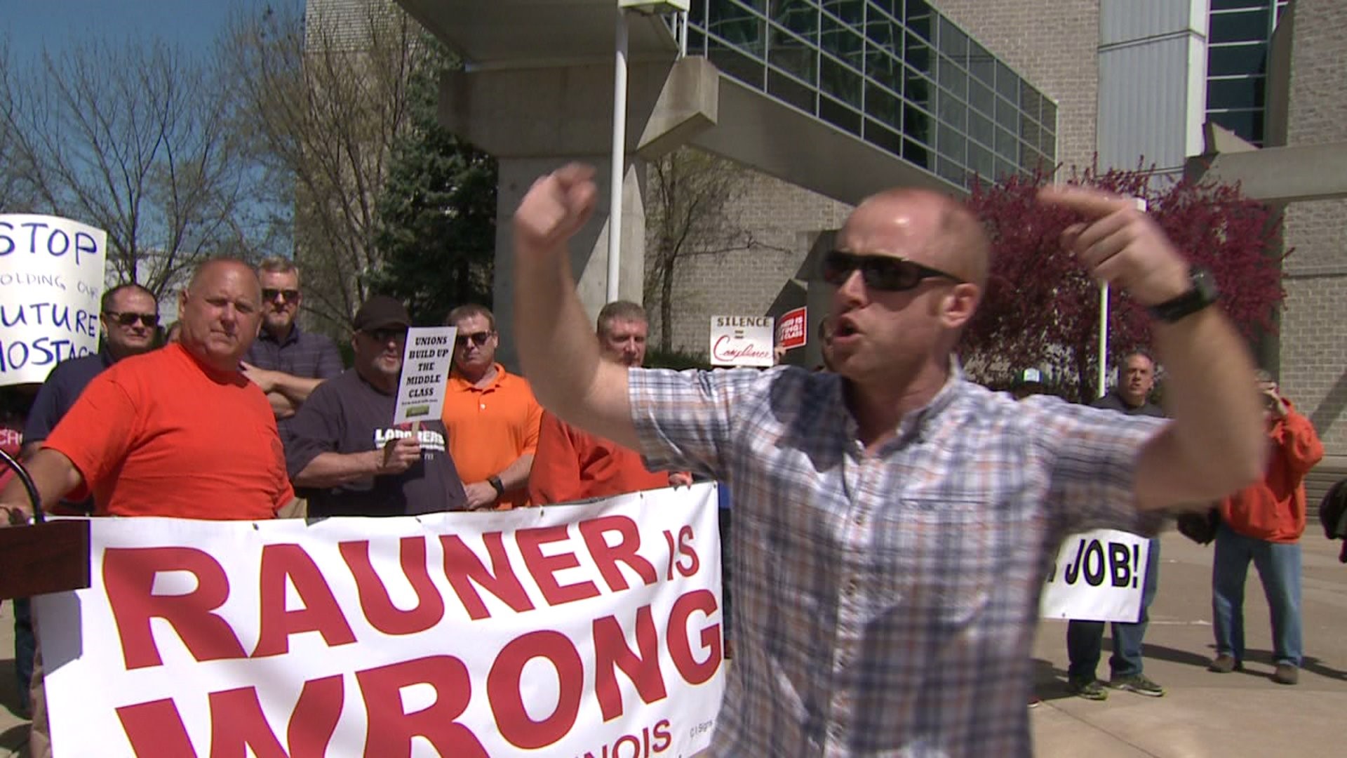 Rauner protesters fight social service cuts