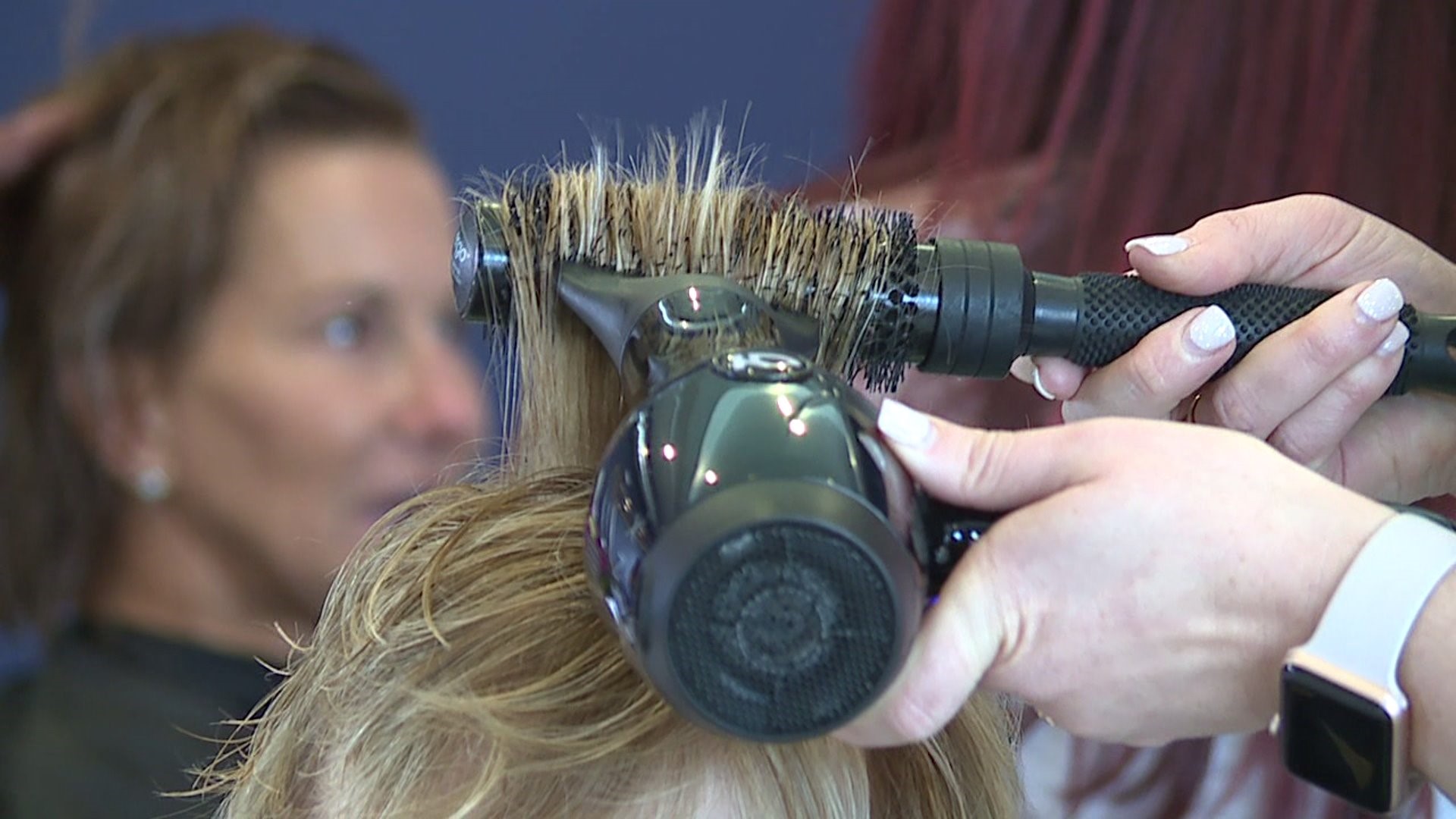 Iowa hairstylists look for signs of domestic abuse