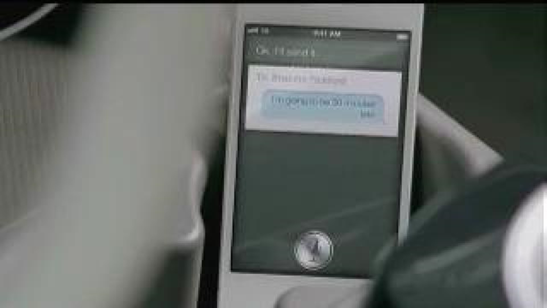 iPhone users give up privacy to Siri