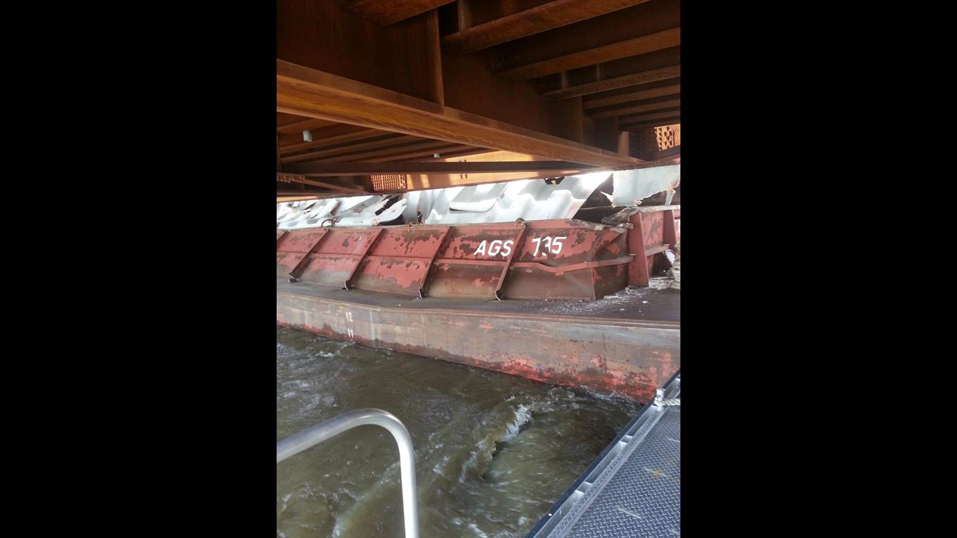 Photos 15 barges involved in Burlington crash