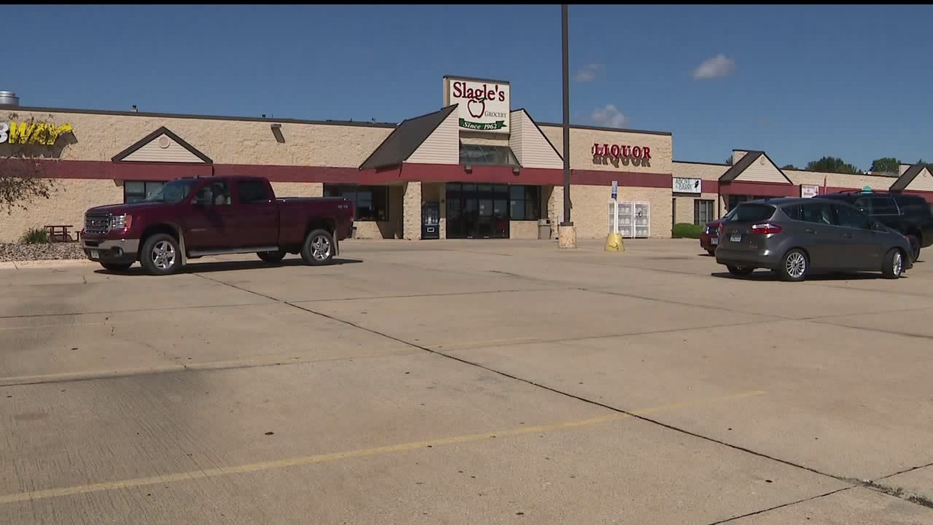 LeClaire`s only grocery store is closing