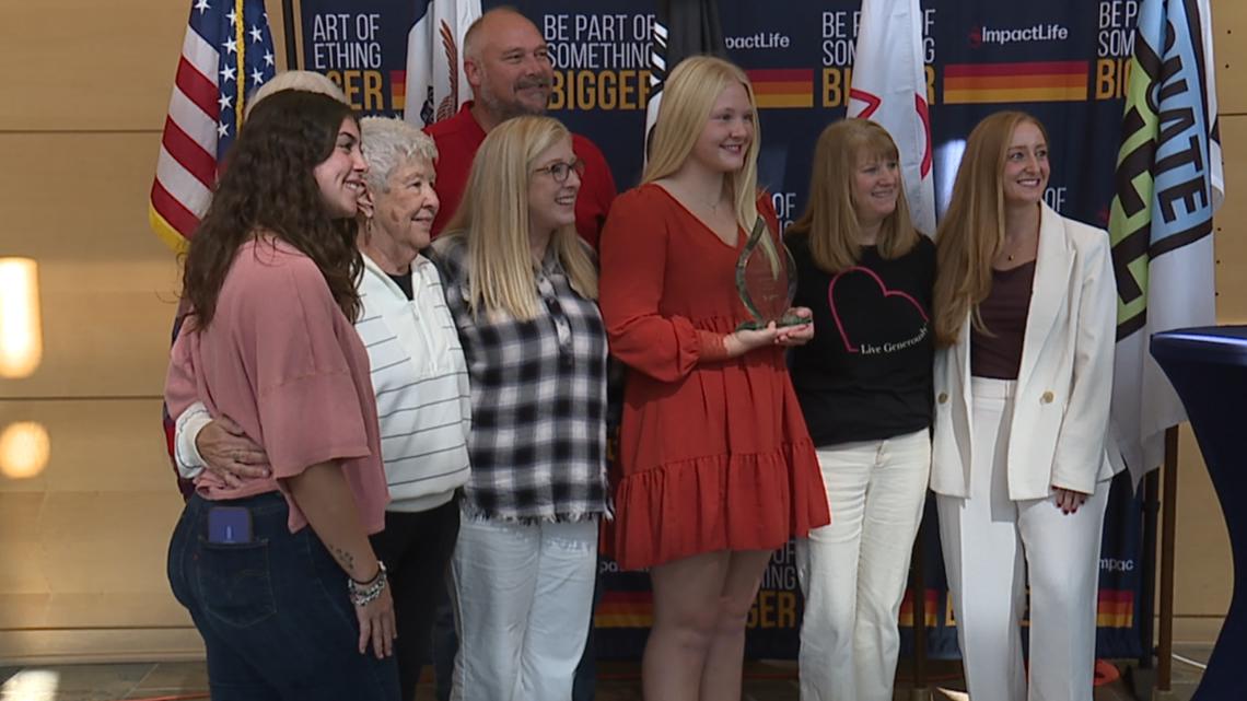 St Ambrose freshman Brenna Teerlinck youngest person to be inducted into nat’l Blood Donation Hall of Fame