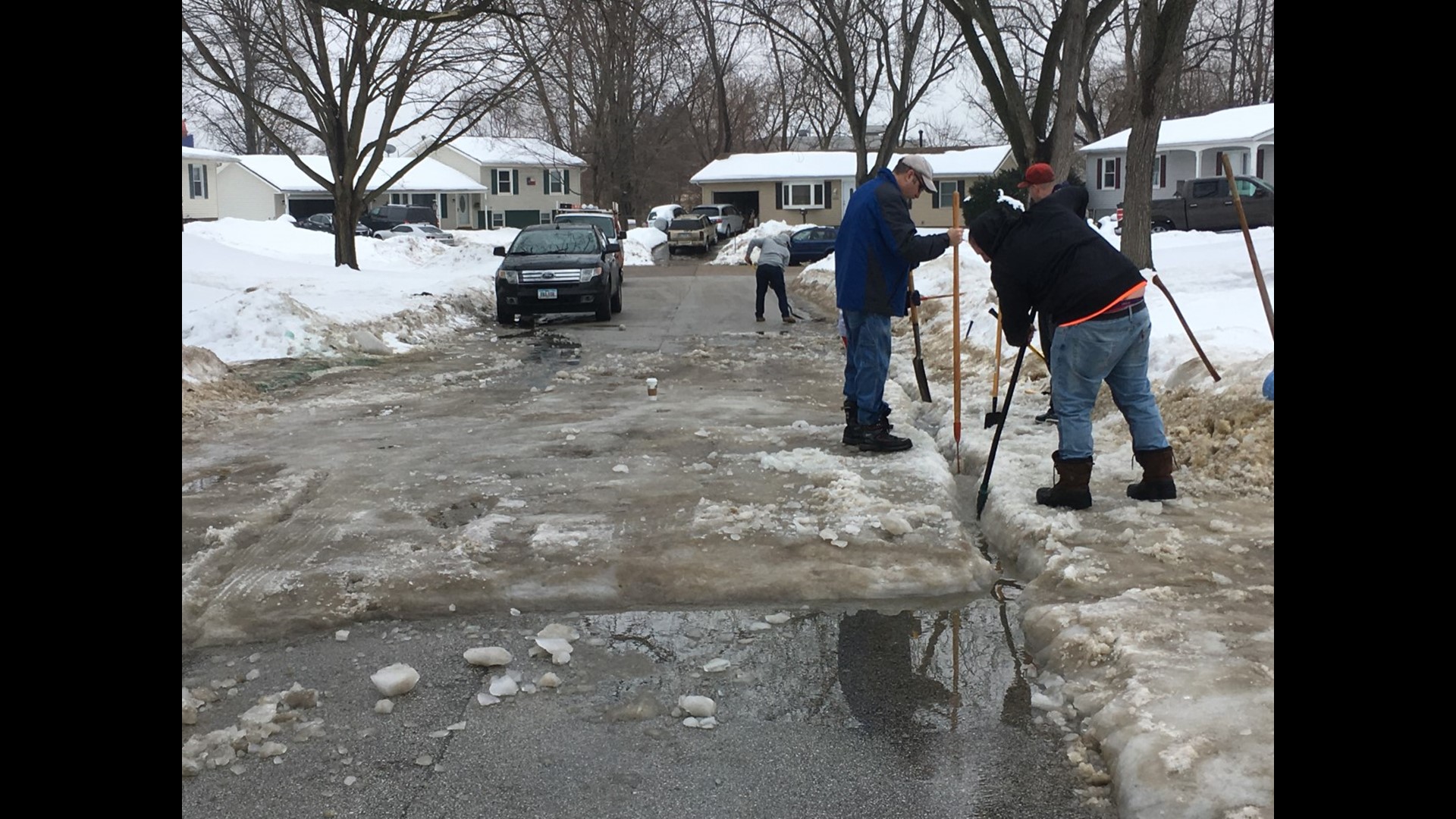 Bettendorf neighborhood frozen in after water main break