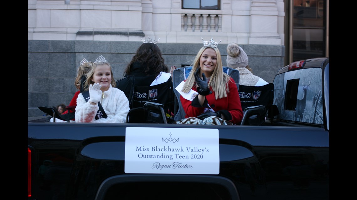 PHOTO GALLERY Festival of Trees Holiday Parade 2021