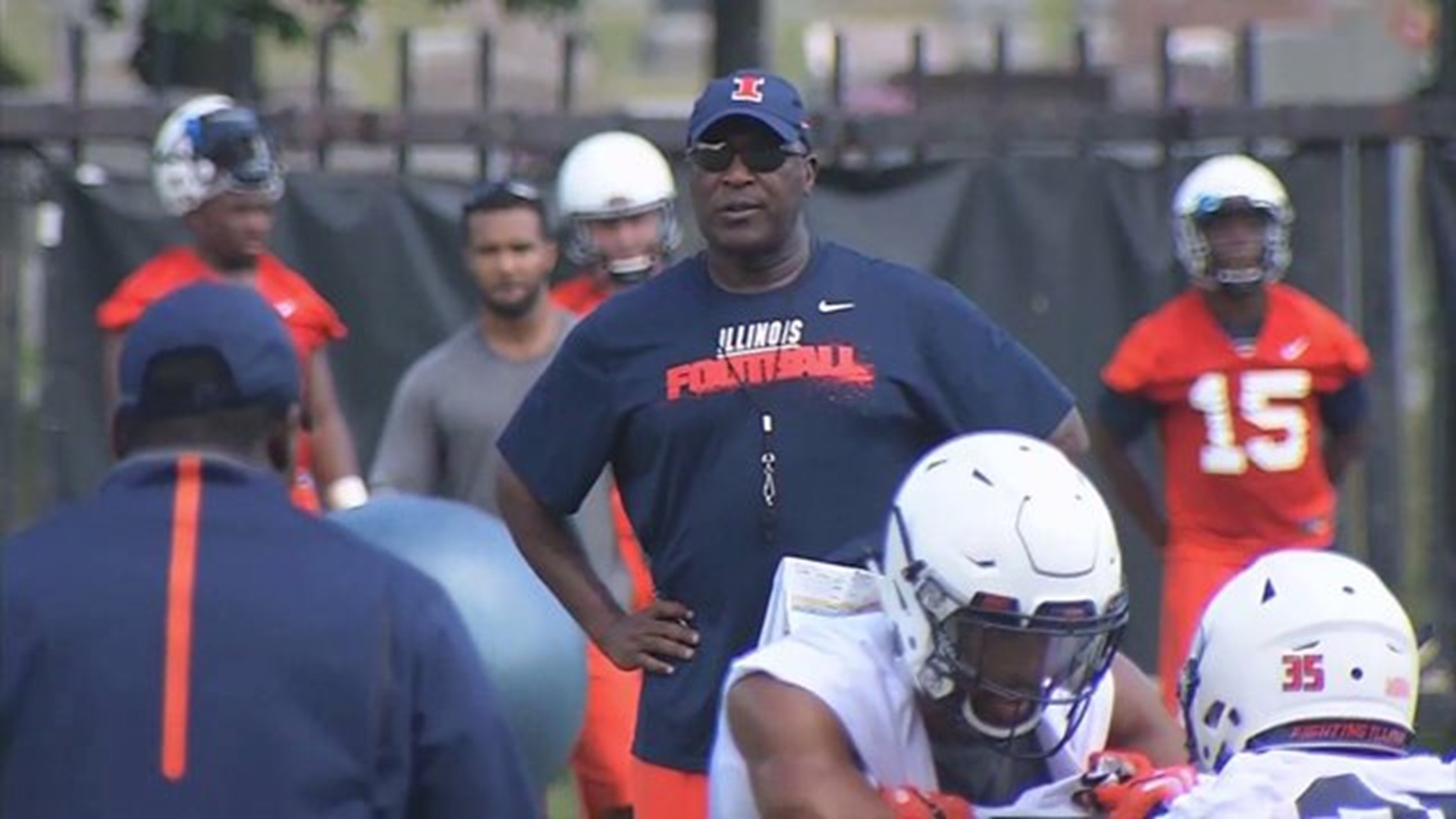 LOVIE ARRIVES IN CHAMPAIGN