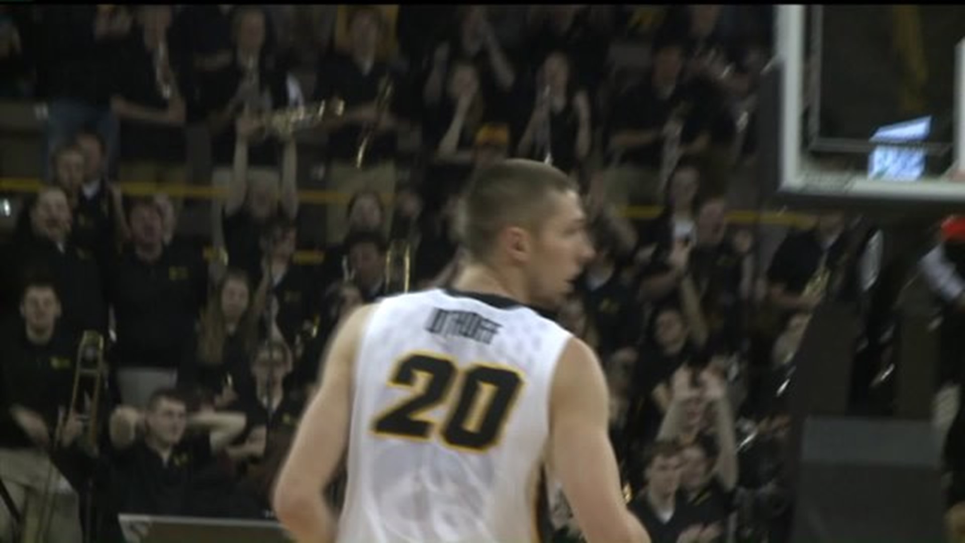 Iowa moves up to #3