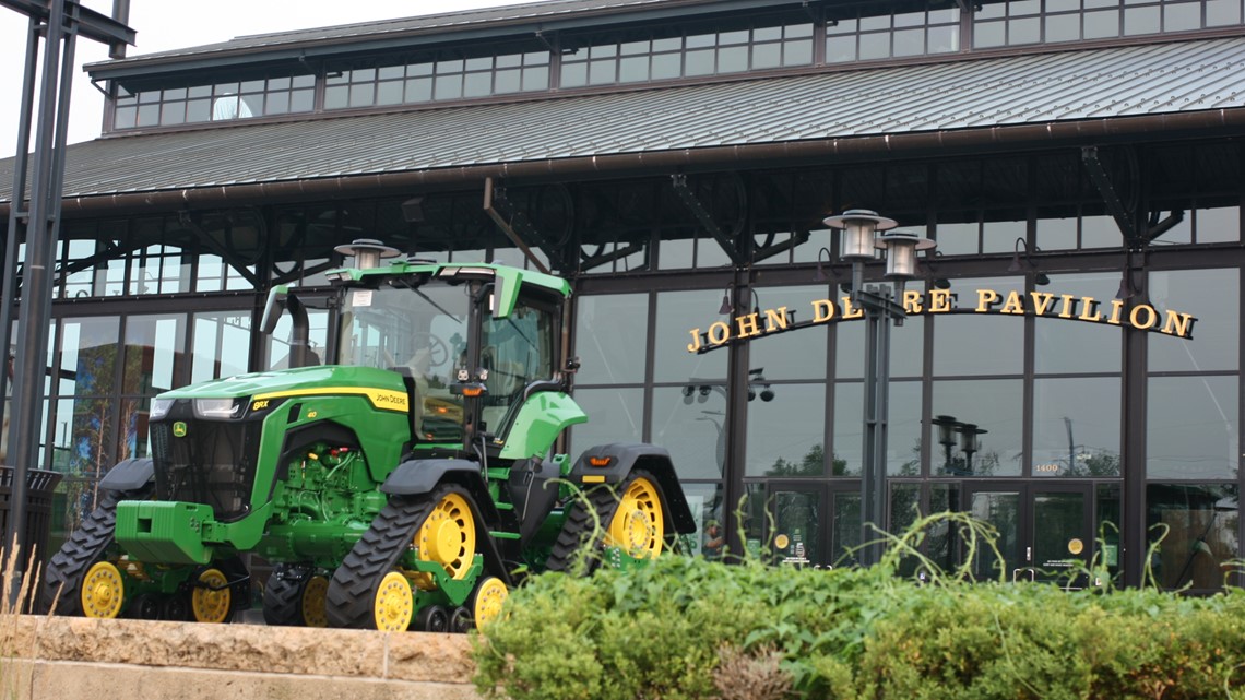 John Deere Winning Innovation Award At Consumer Electronics Show 6886