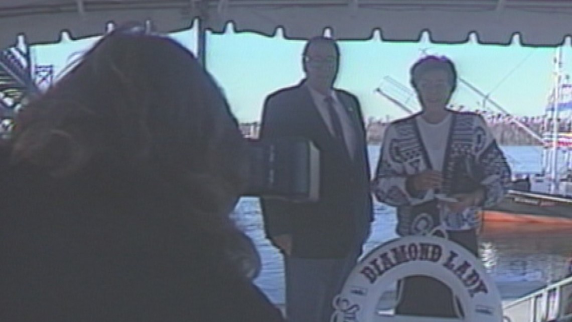 Diamond Lady riverboat casino sits in the mud | wqad.com