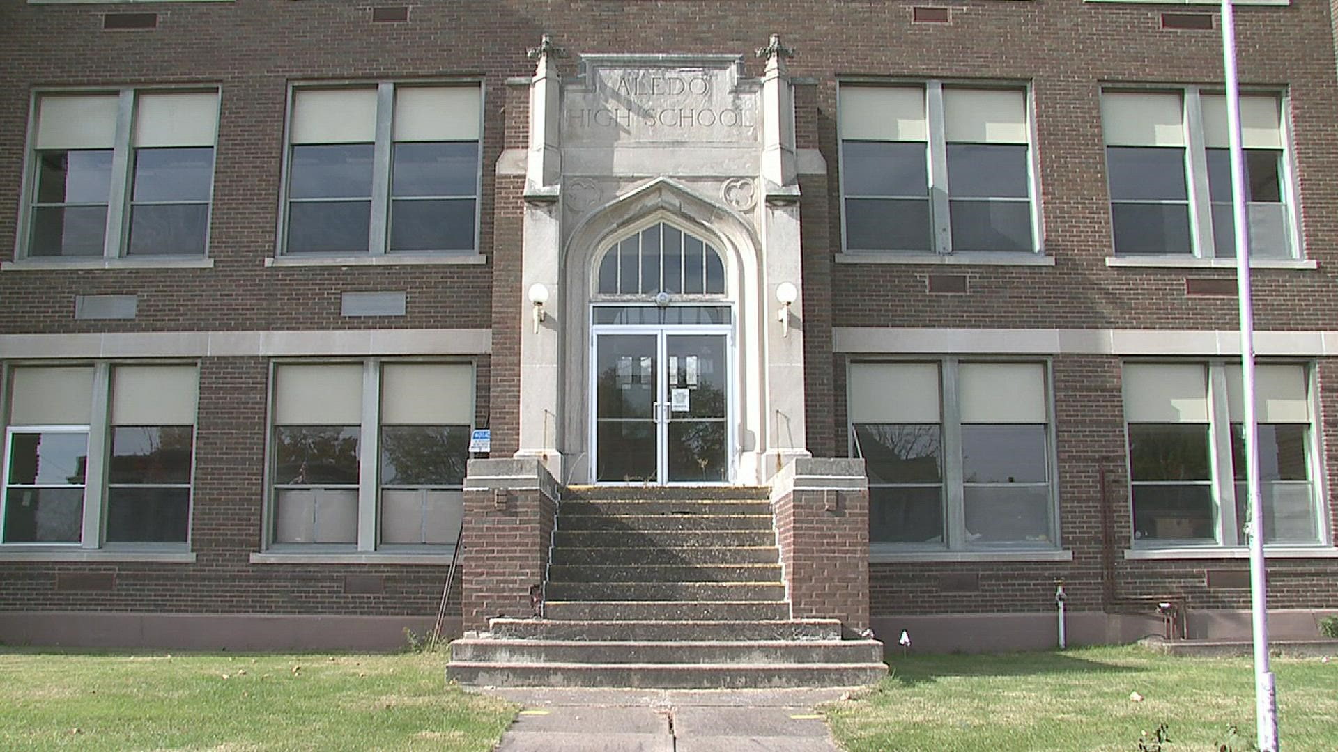 The building has sat vacant for the last 20 years and plans will now bring 30 apartments to the former Junior High School
