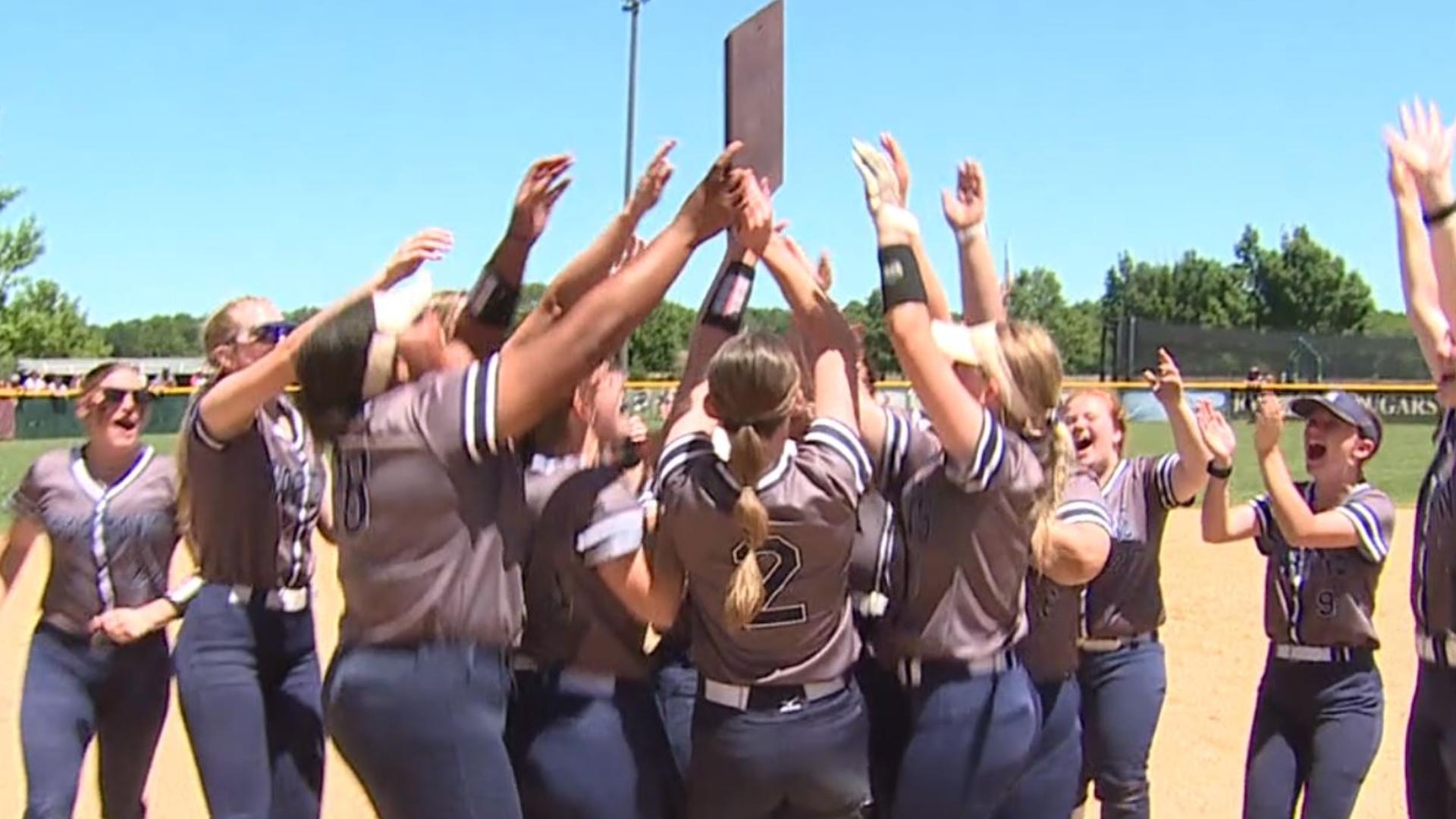 Here are the highlights from a jam-packed day of Illinois softball on Saturday, May 25.