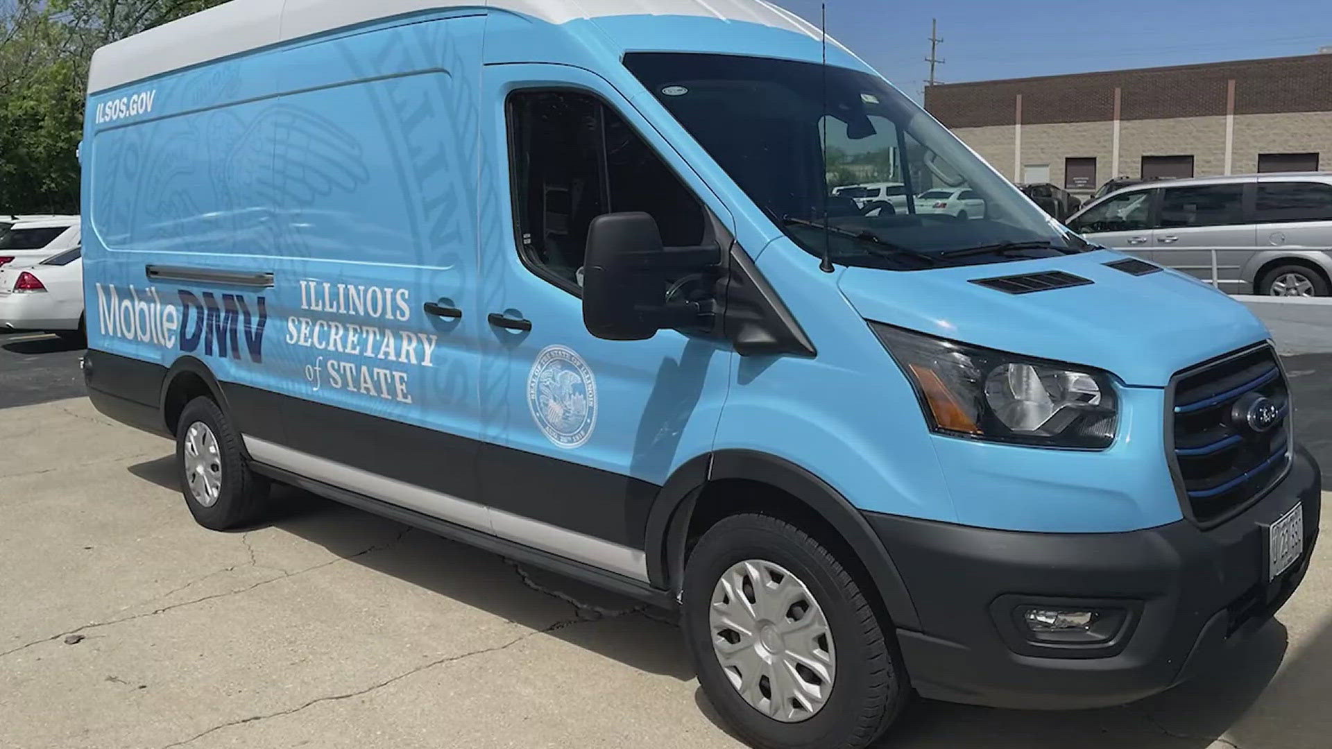 Illinois rolling out first mobile DMV office | wqad.com