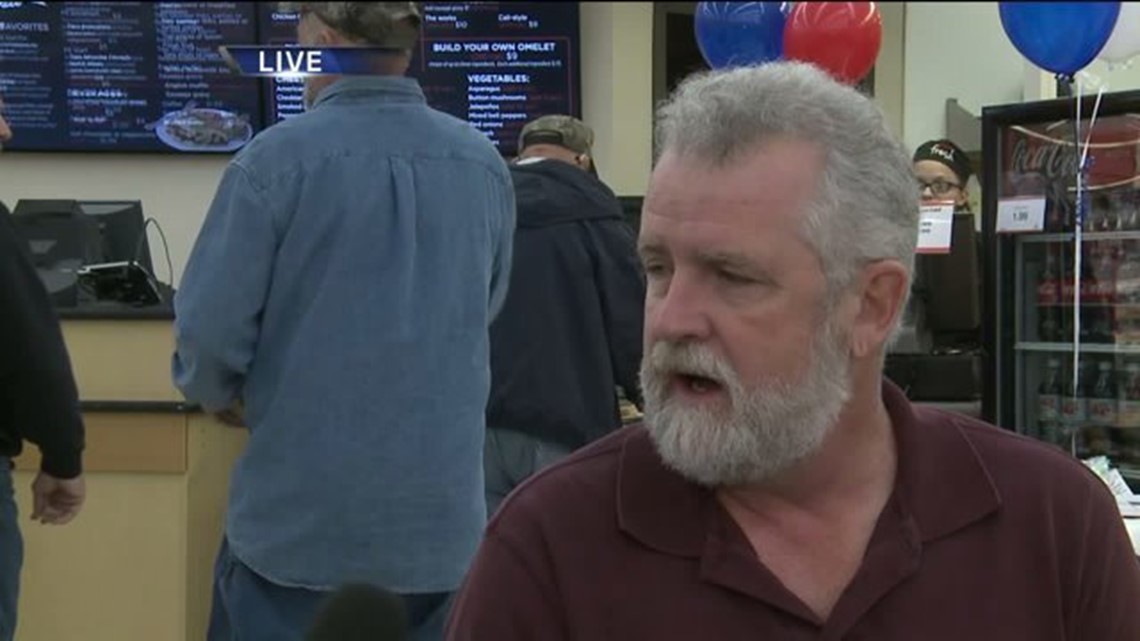 Veterans reflect during HyVee’s annual Veterans Day Breakfast