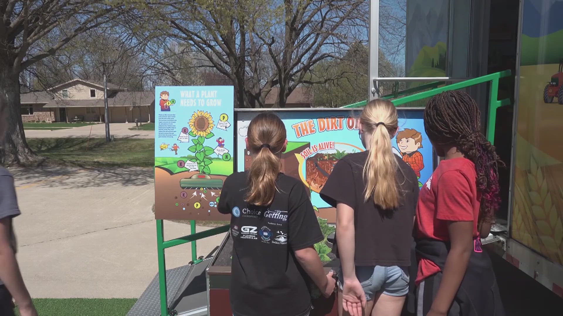 wqad.com - Mikaela Schlueter - Illinois leaders react after US House passes farm bill