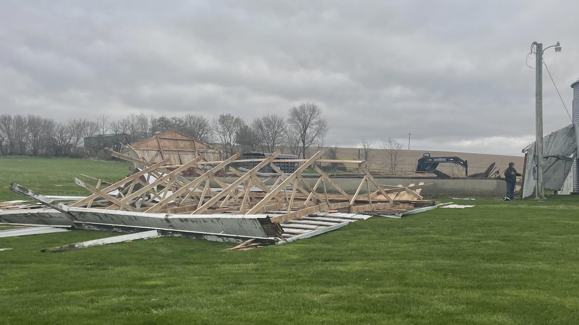 Severe storms hit eastern Iowa, western Illinois on Easter Sunday night ...