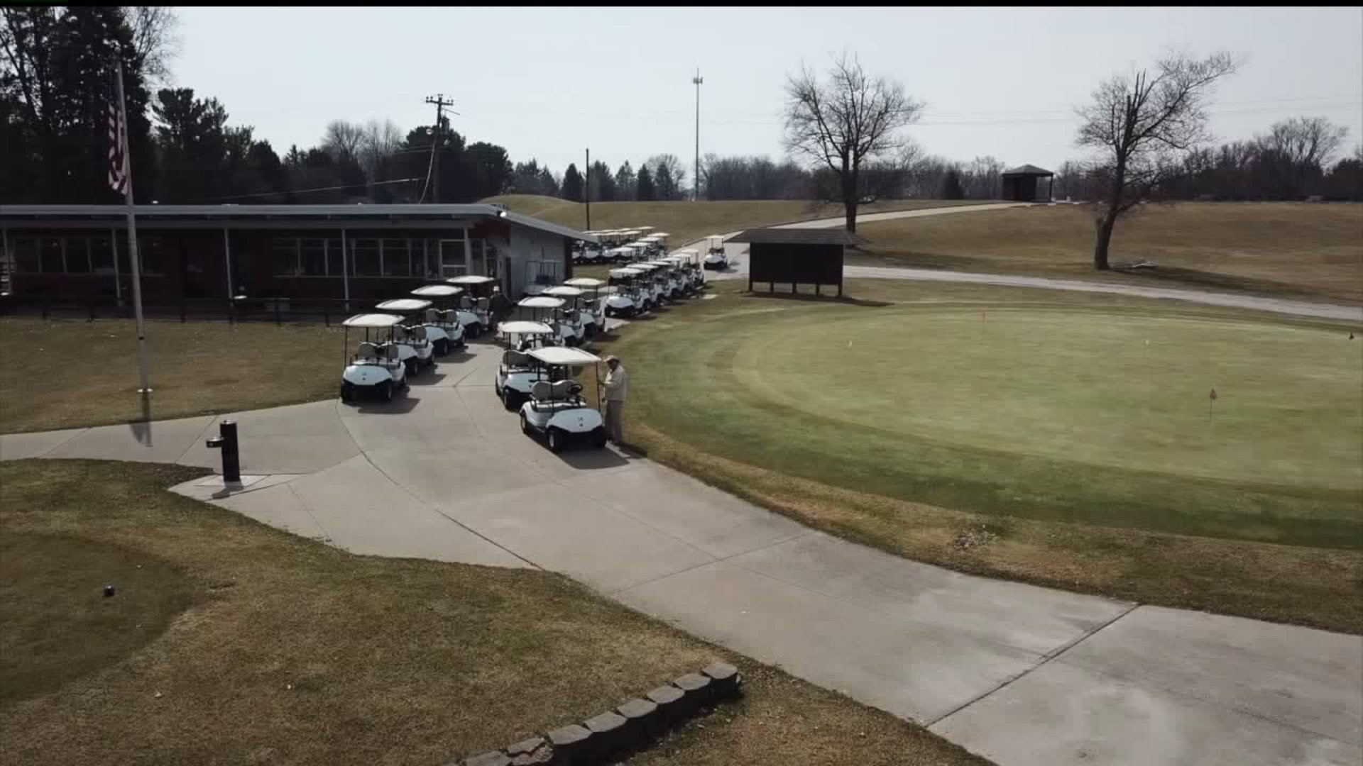 Golf Courses open in Davenport