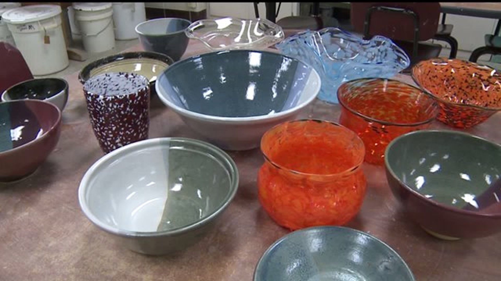 Empty Bowls event helps Student Hunger Drive