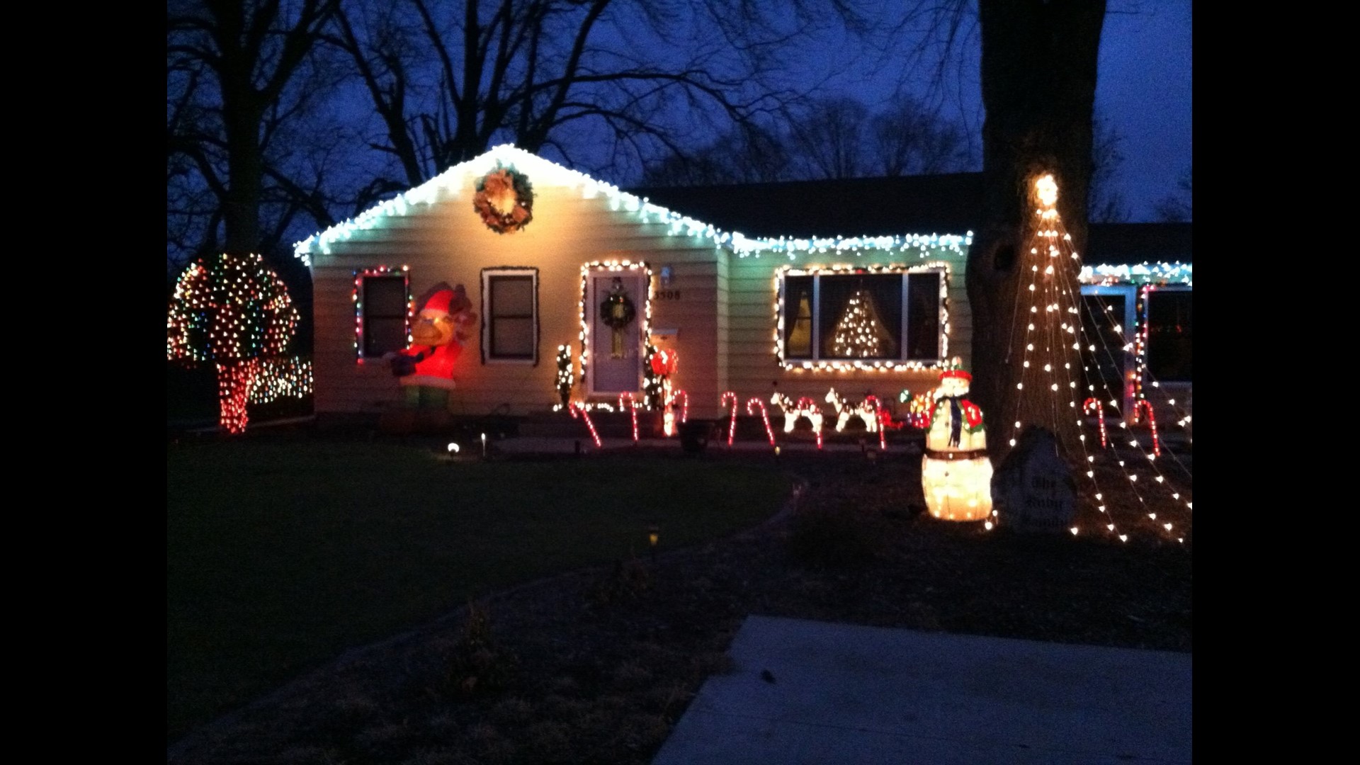 Map of Christmas lights around the Quad Cities