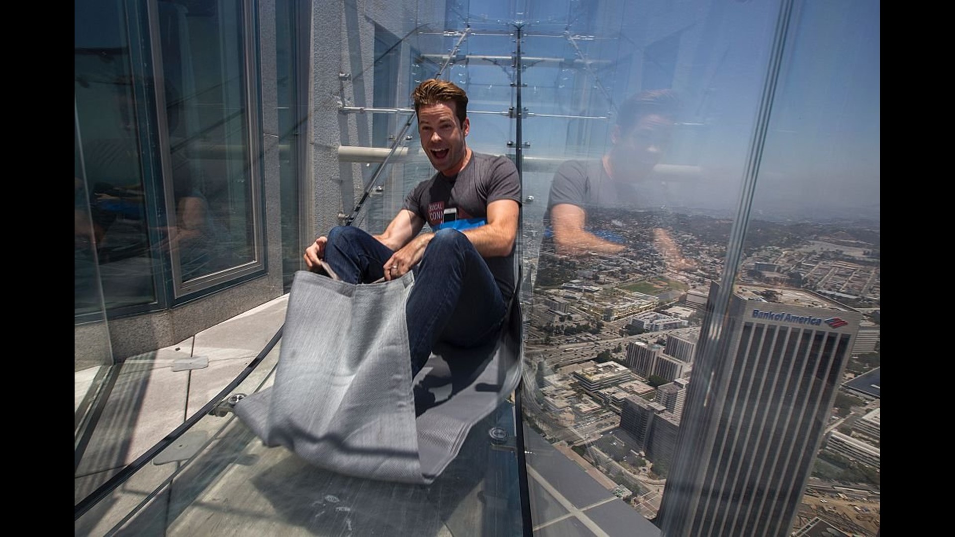 Outdoor glass slide opens atop LA skyscraper | wqad.com