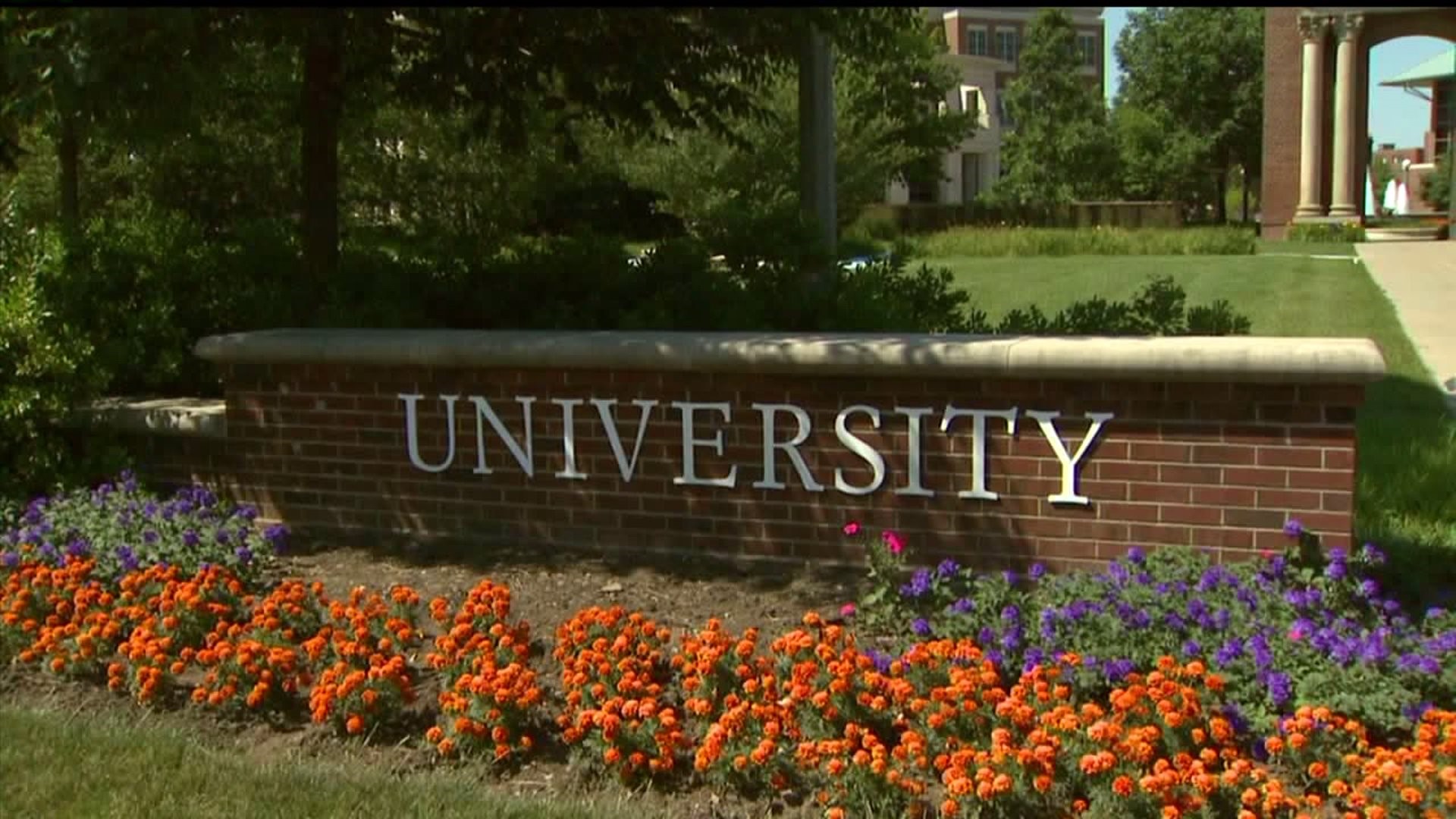 Illinois budget gives temporary fix for public universities