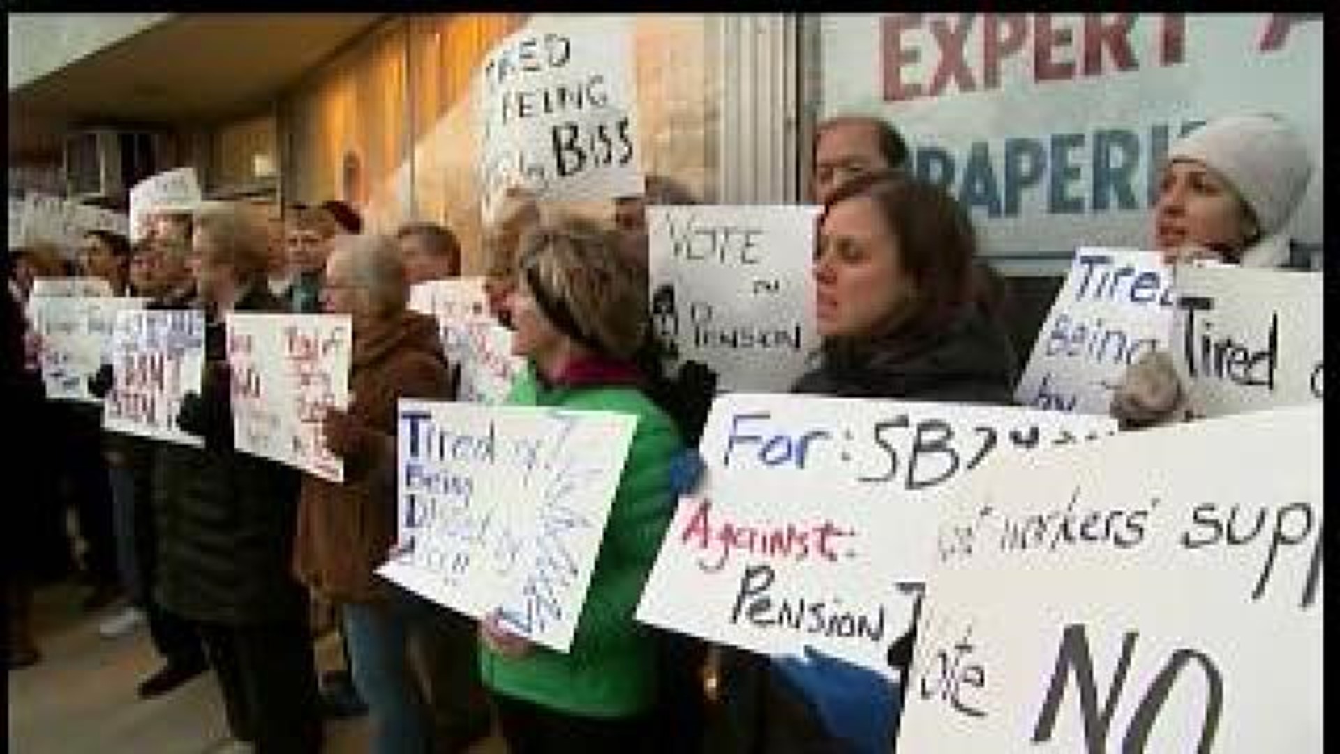 Pension bill will raise retirement age for state workers
