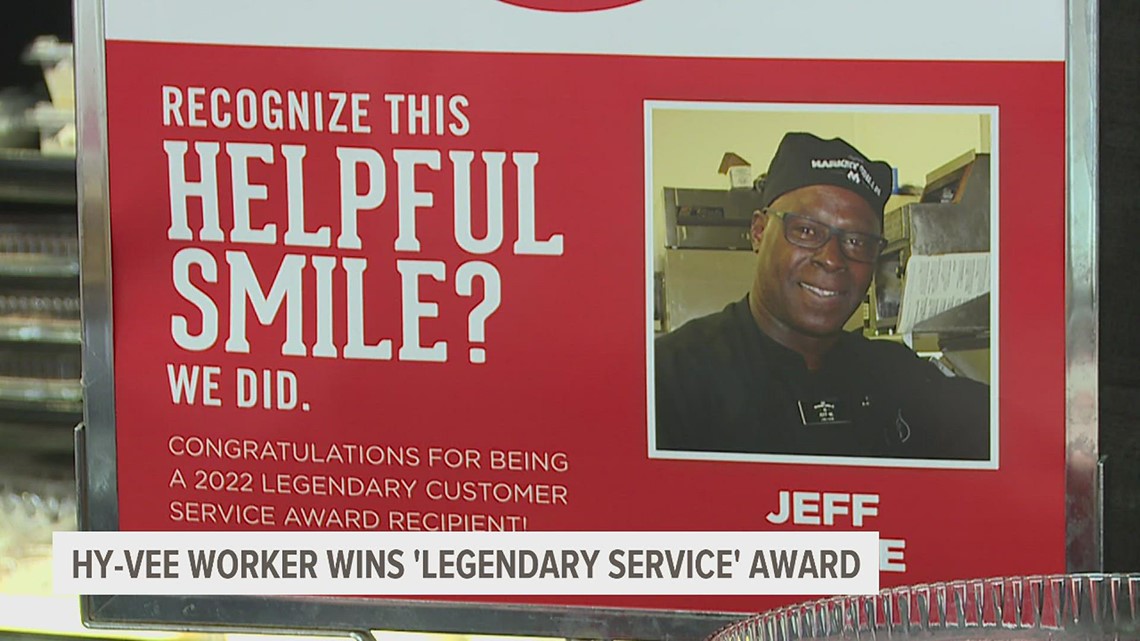 Davenport Hy-Vee worker wins Legendary Customer Service Award