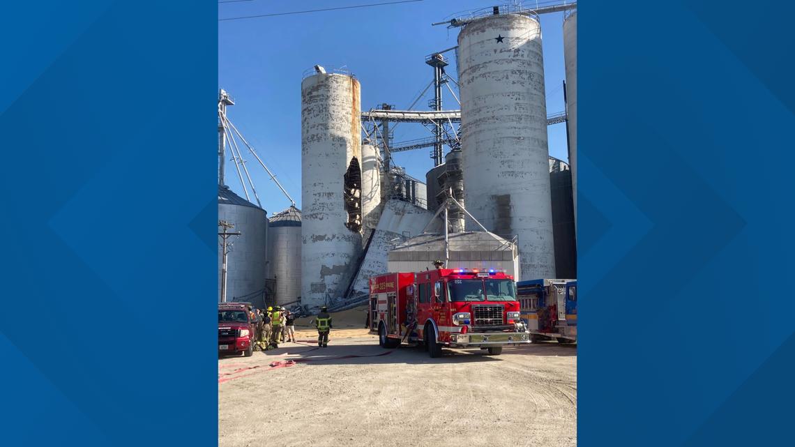 Grain silo collapses in Yarmouth, Iowa