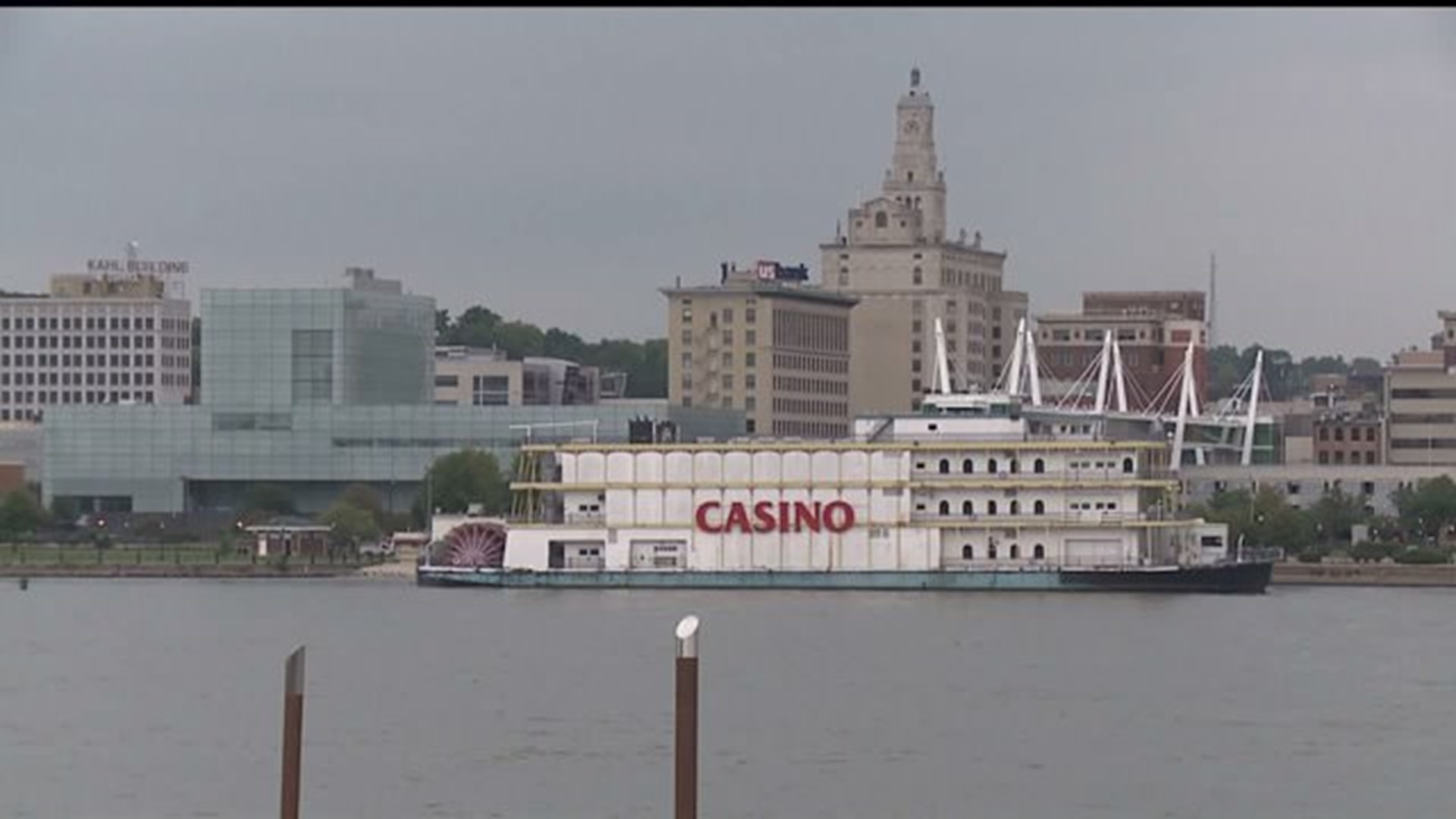 Riverboat casino finally setting sail