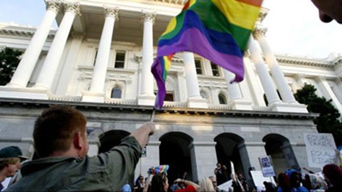 Lawsuit Challenges North Dakota Gay Marriage Ban 8506