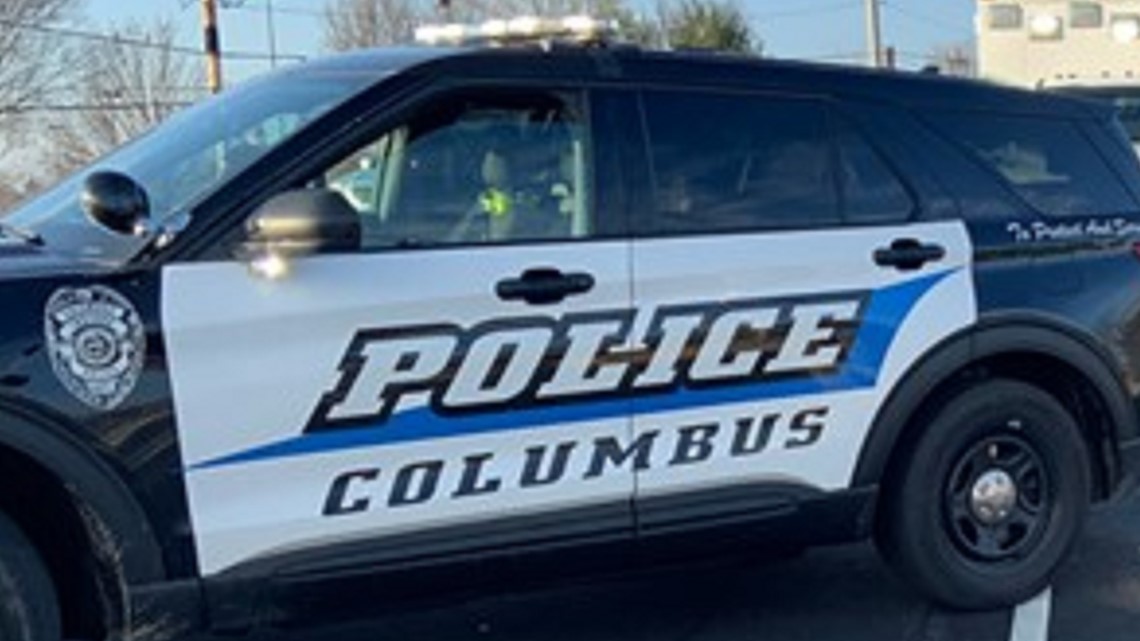 Columbus police officer saves mother, daughter from river | wthr.com