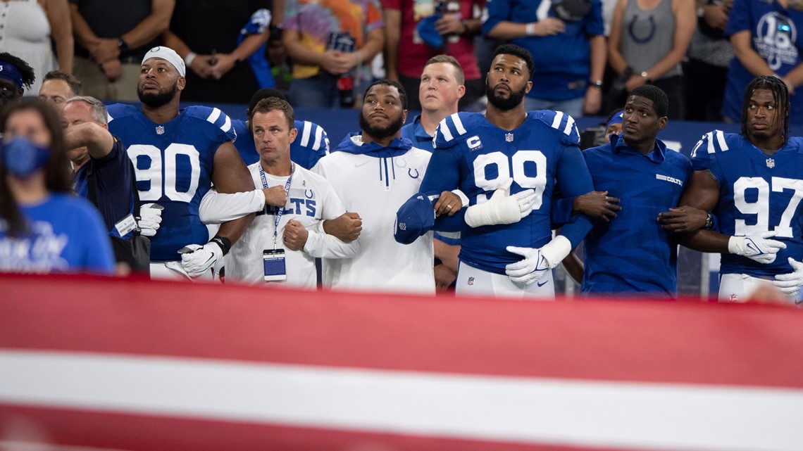 Colts cheered on by sold-out stadium, largest crowd since 2019