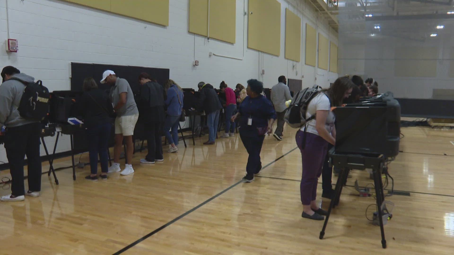 Hundreds of Purdue students and faculty got a choice to vote early on campus Thursday.