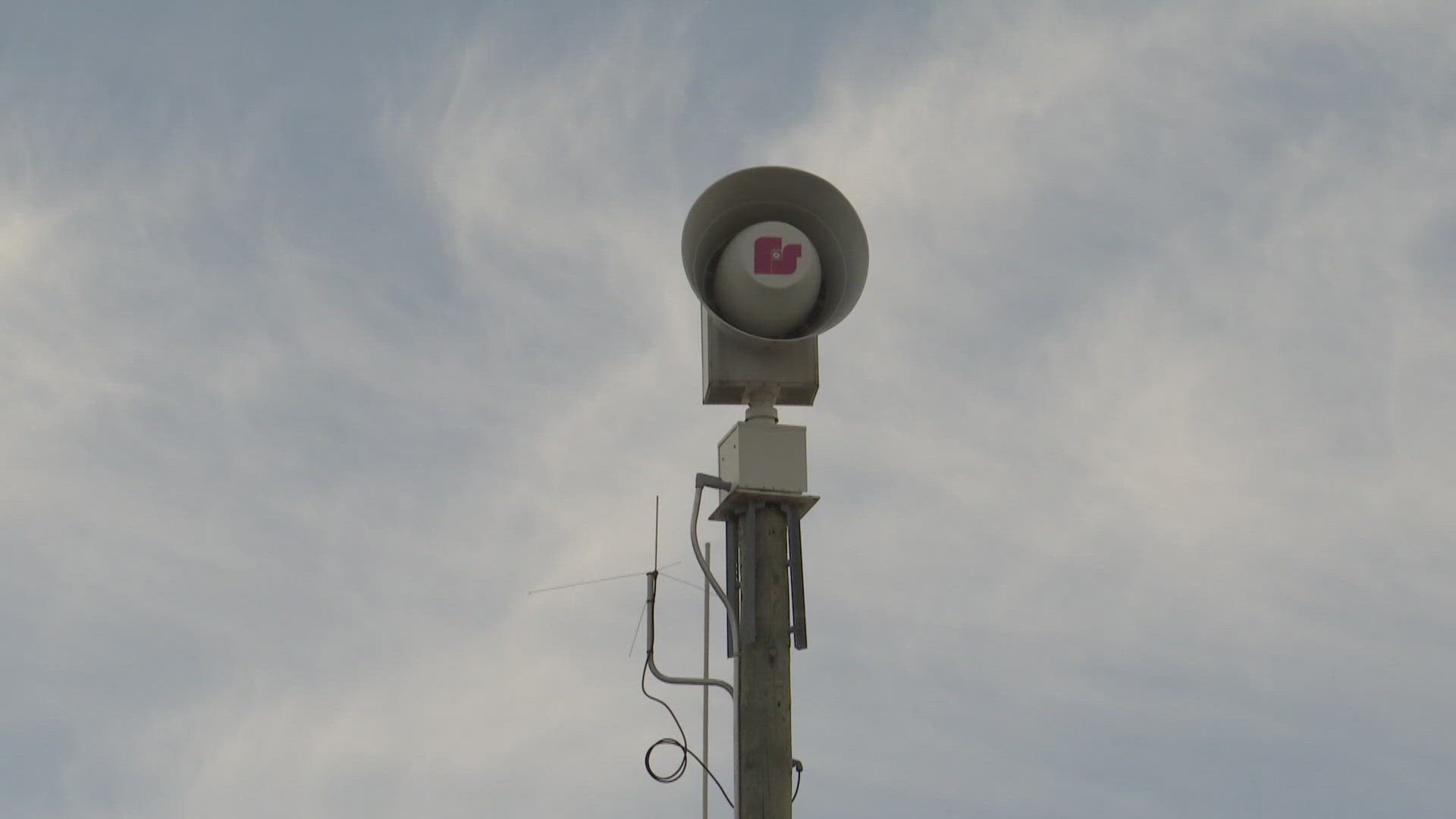 Storm warning sirens in Senatobia, Mississippi failed to sound off during an outbreak of severe storms and a tornado in the town.