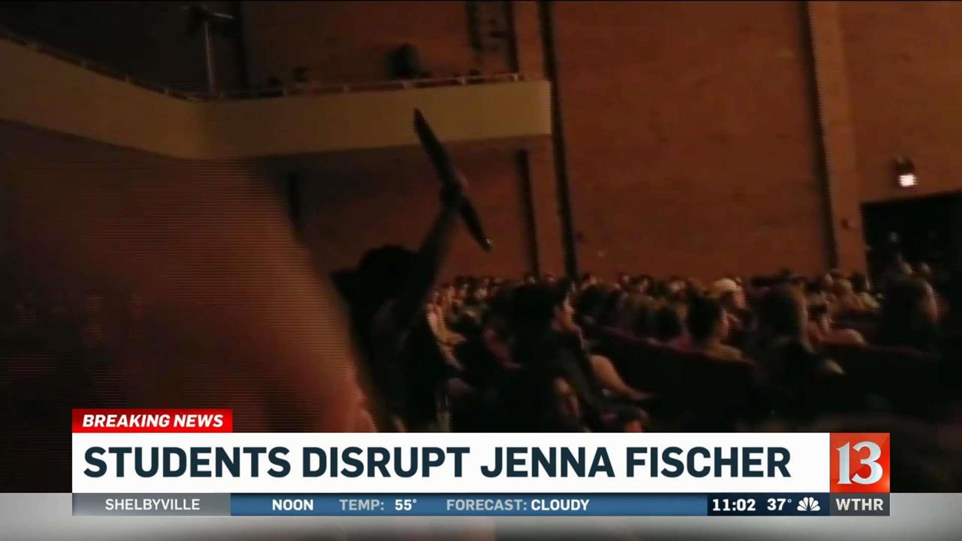 Students disrupt Jenna Fischer event