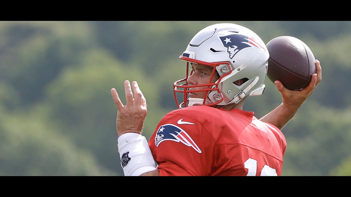 Tom Brady makes Tampa Bay Buccaneers signing official on Instagram:  'Excited, humble and hungry' 