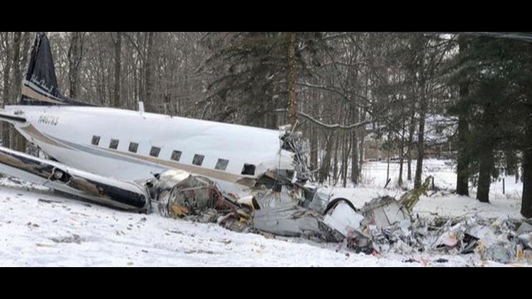 Plane crashes into front yard of rural Ohio home 2 dead wthr