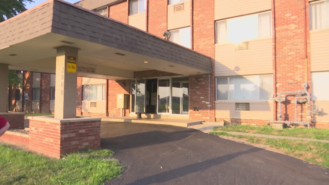 'What they're doing is criminal' | Disabled mother, daughter face eviction in Muncie
